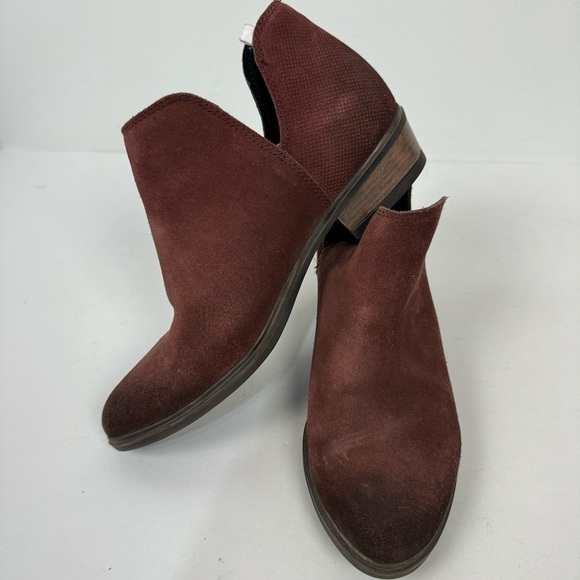 Crevo Buckle Red Distressed Look Leather Suede Ankle Boots Booties Western rodeo - Picture 4 of 8